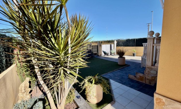 Venta - Villa -
Guardamar del Segura - El Raso