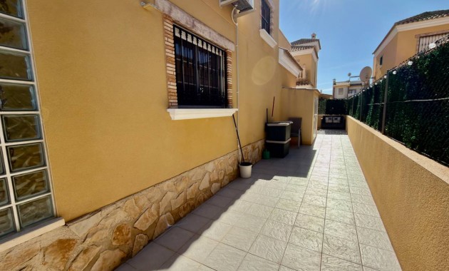 Venta - Villa -
Guardamar del Segura - El Raso