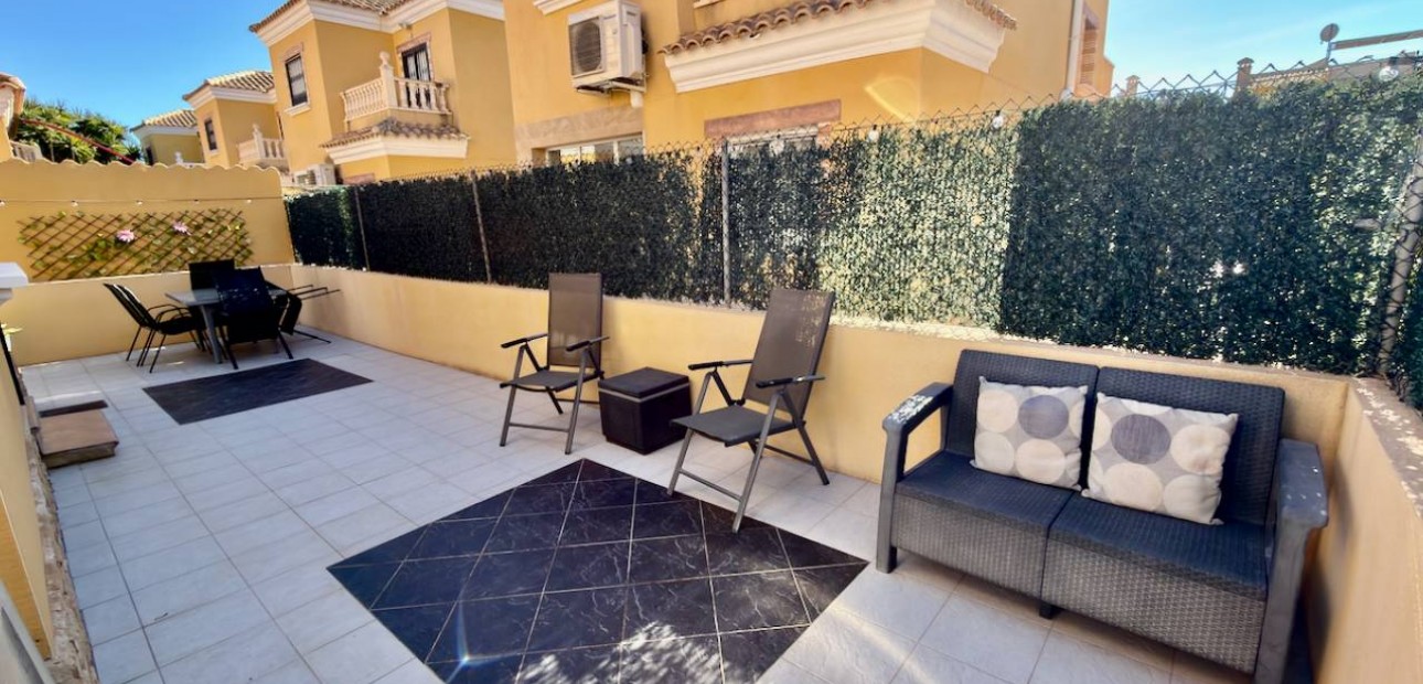 Venta - Villa -
Guardamar del Segura - El Raso