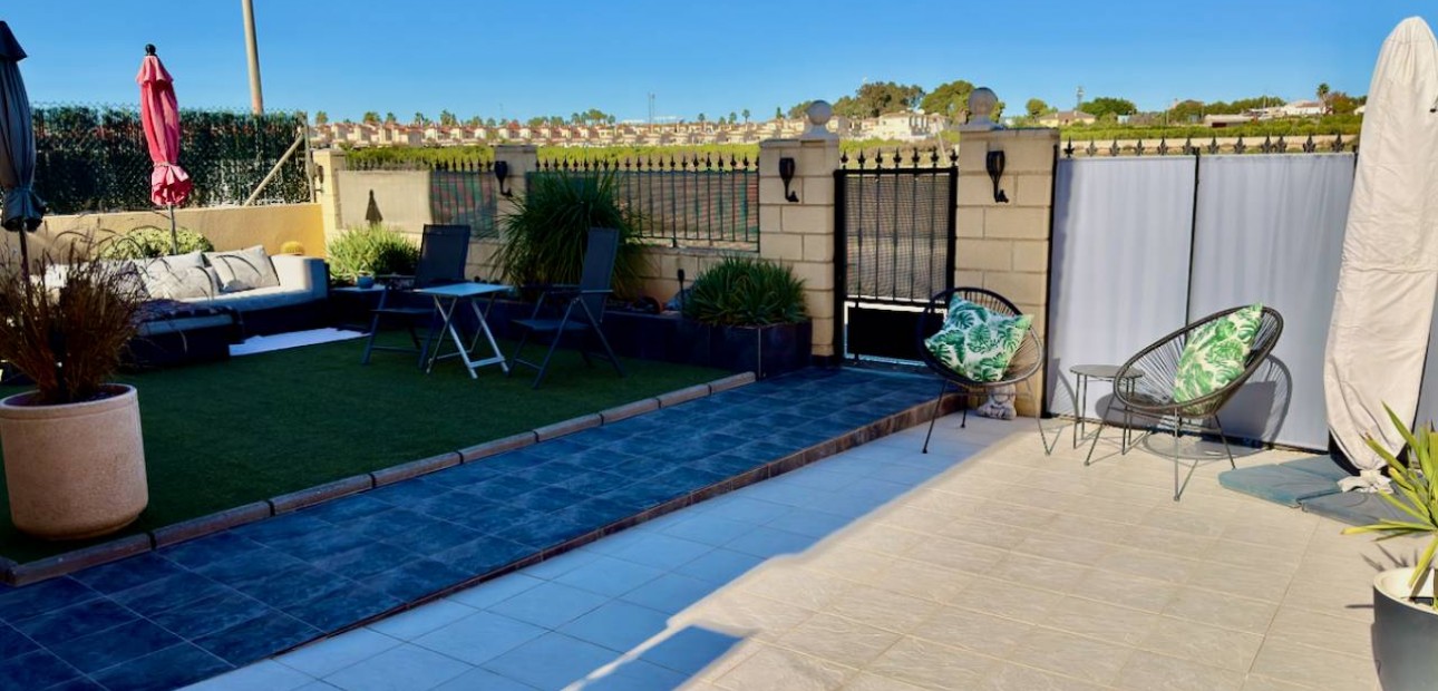 Venta - Villa -
Guardamar del Segura - El Raso