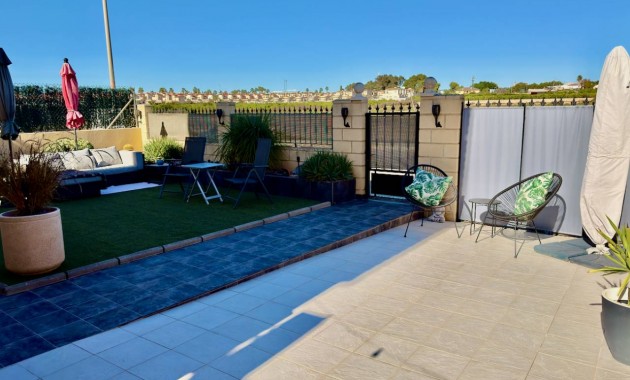 Venta - Villa -
Guardamar del Segura - El Raso