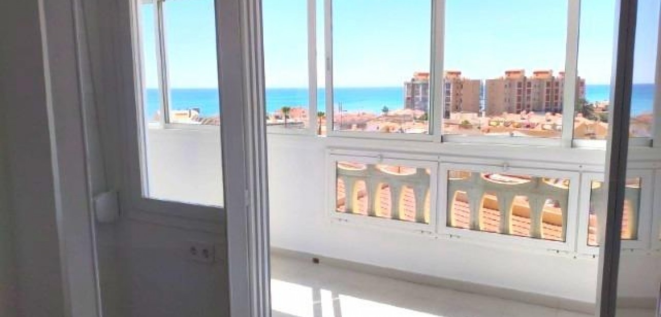 Venta - Apartamento / piso -
Torrevieja - La Mata