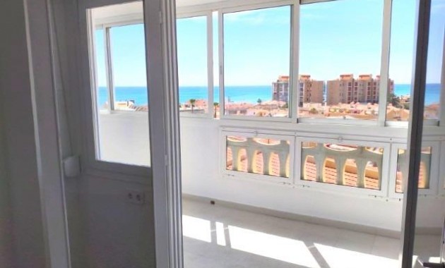 Venta - Apartamento / piso -
Torrevieja - La Mata
