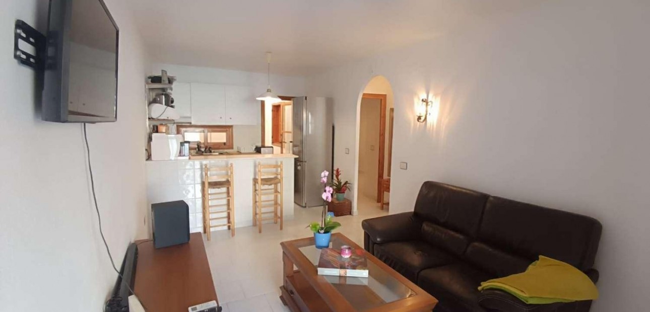 Sale - Bungalow -
Orihuela Costa - Los Almendros-La Florida