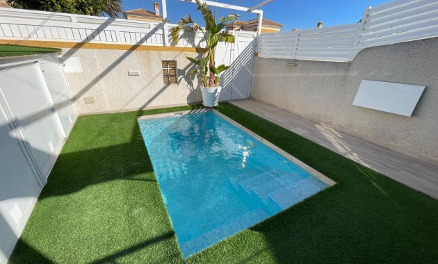 Venta - Adosado -
Torre de La Horadada - Torre De Horadada