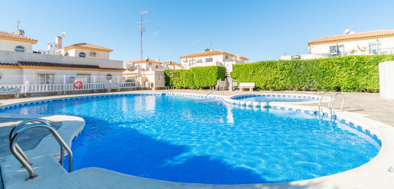 Venta - Villa -
Orihuela Costa - Playa Flamenca