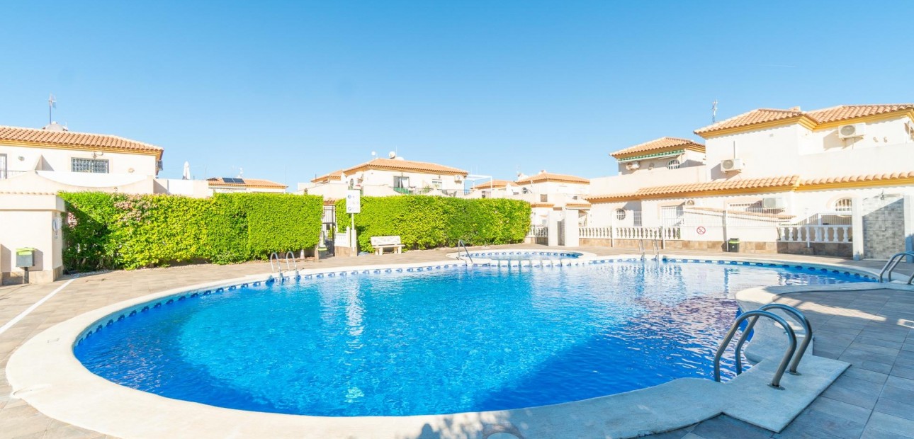Venta - Villa -
Orihuela Costa - Playa Flamenca