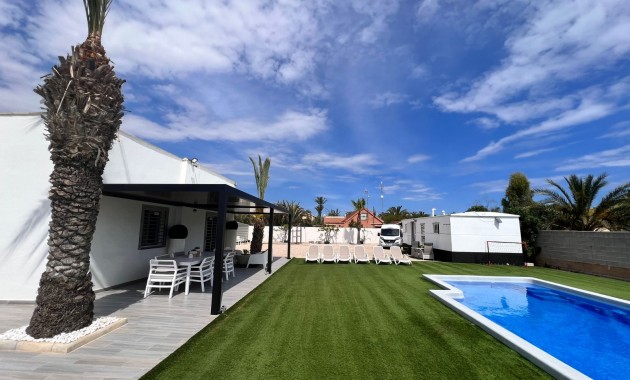 Herverkoop - Finca Country Property -
Elche Pedanías - La Marina