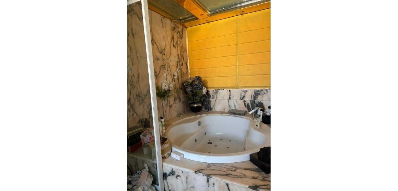 Sale - Penthouse -
Torrevieja - Centro