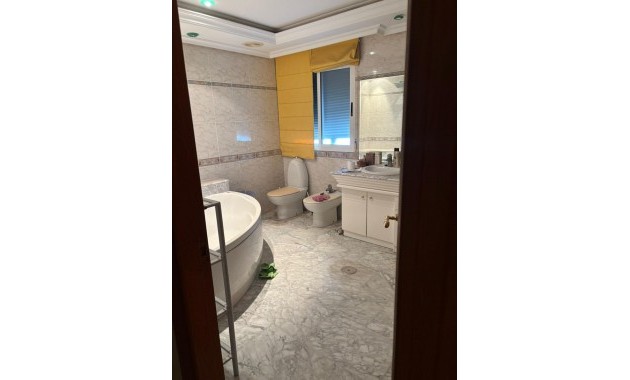 Sale - Penthouse -
Torrevieja - Centro