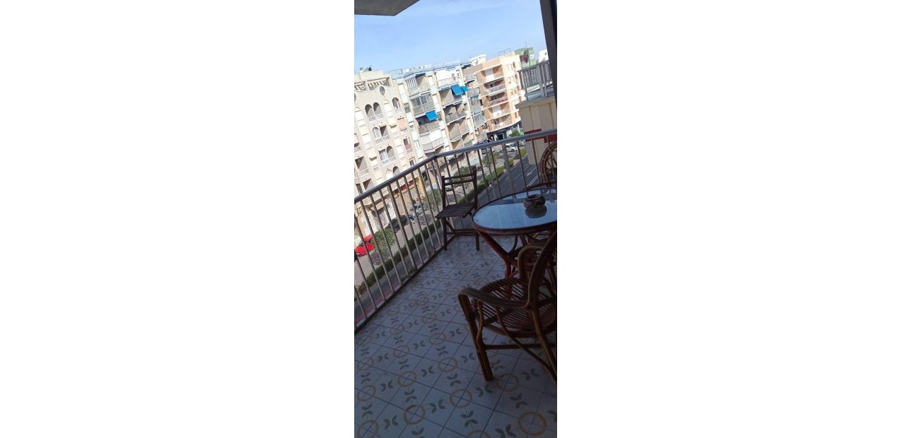Herverkoop - Appartement / flat -
Torrevieja - Acequion