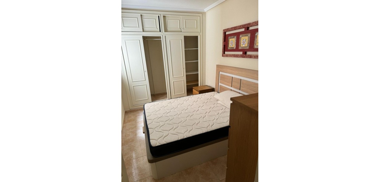 Sale - Apartment / flat -
Torrevieja - torrevieja