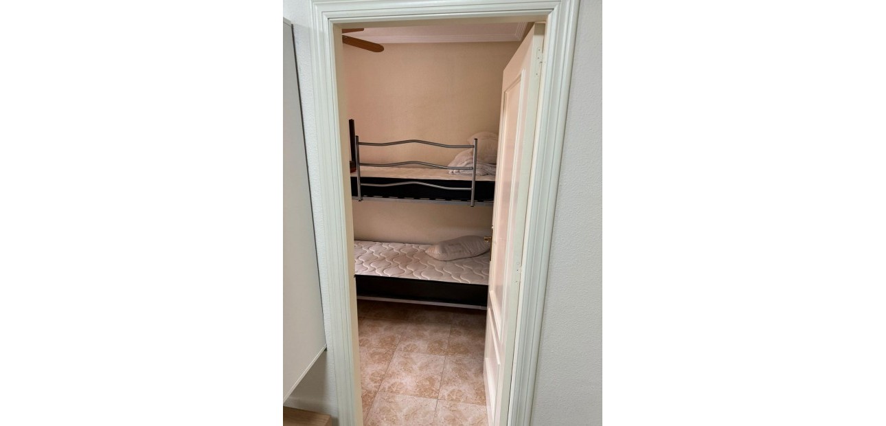 Sale - Apartment / flat -
Torrevieja - torrevieja