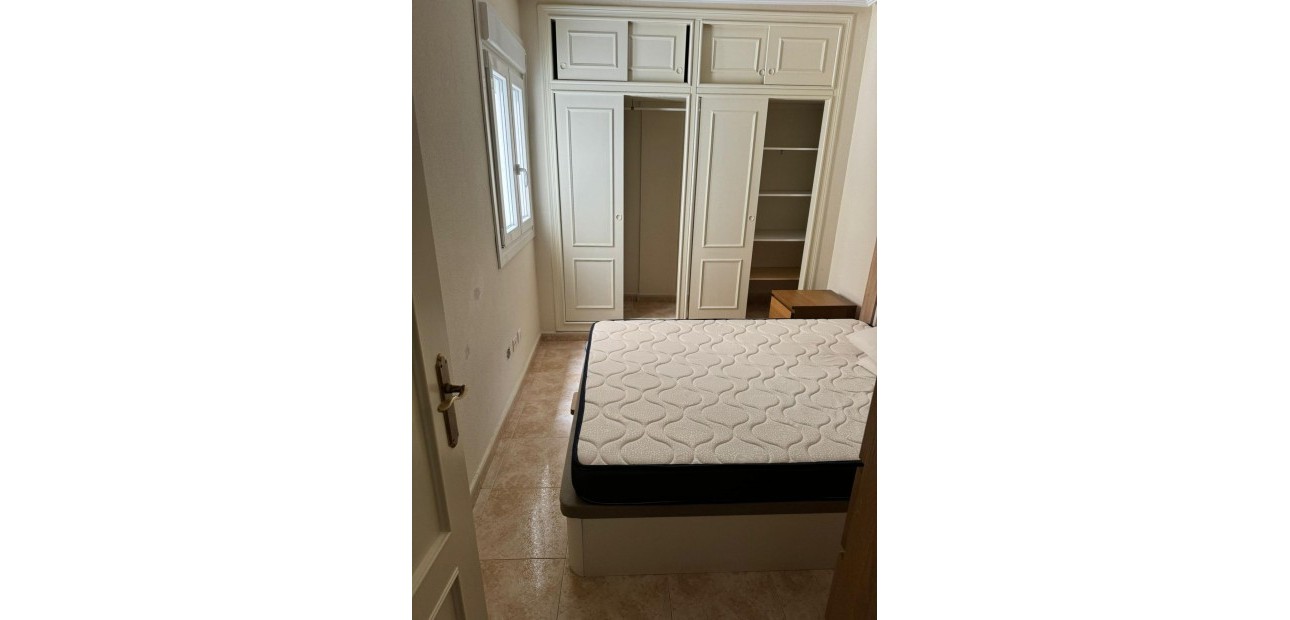 Sale - Apartment / flat -
Torrevieja - torrevieja