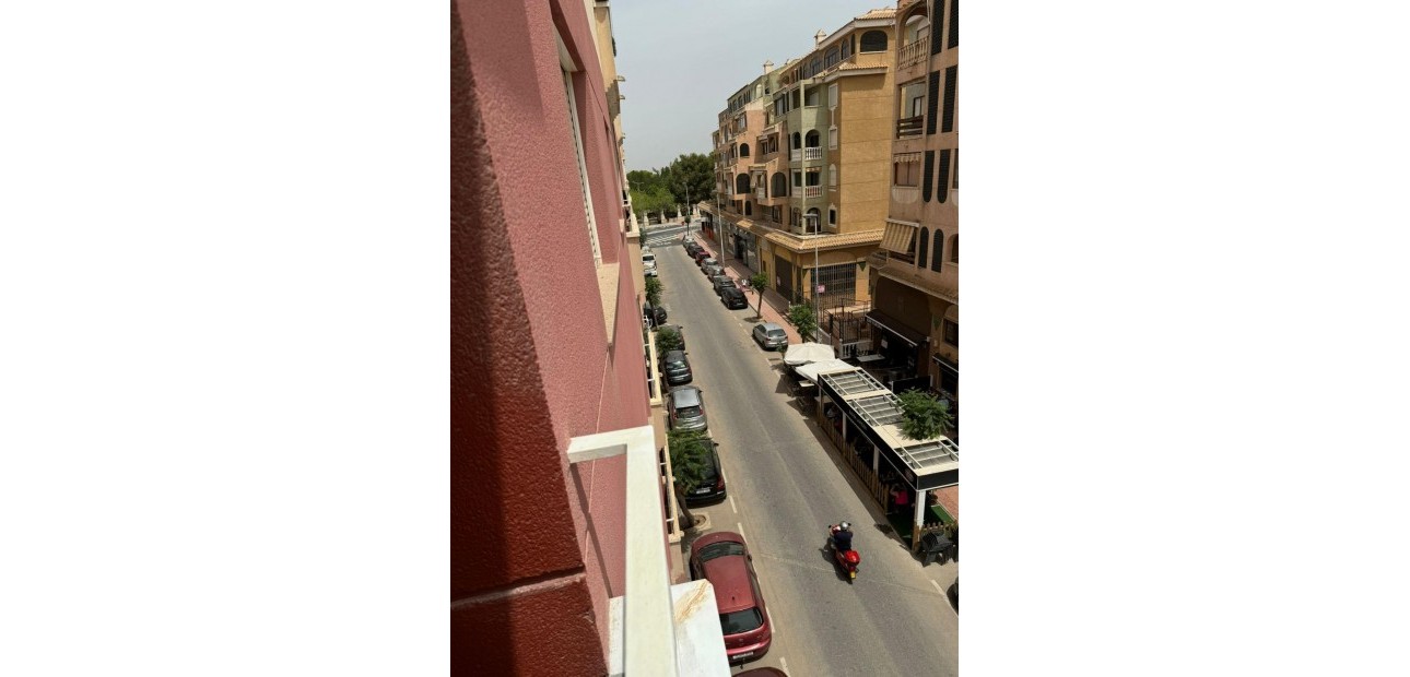 Sale - Apartment / flat -
Torrevieja - torrevieja