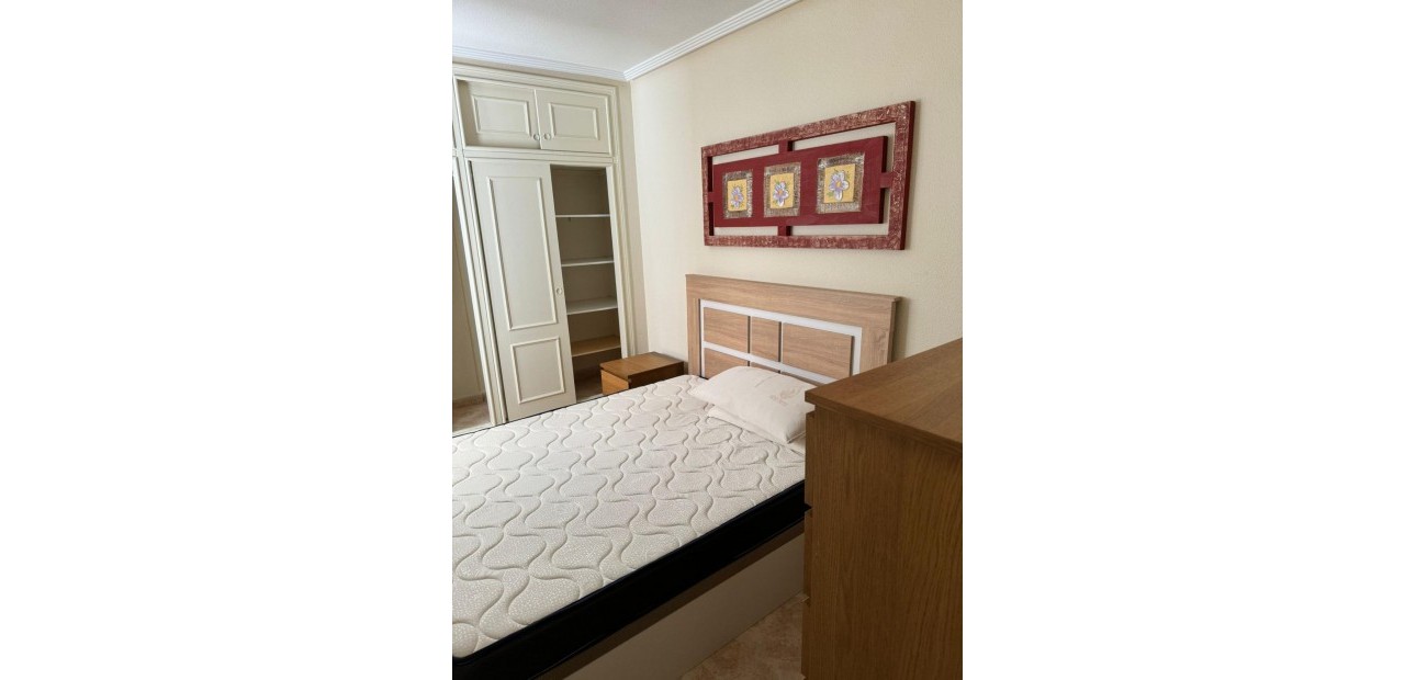 Sale - Apartment / flat -
Torrevieja - torrevieja