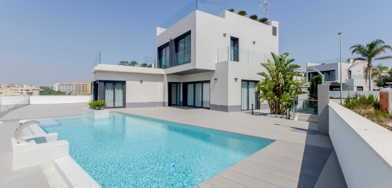 Nueva construcción  - Villa -
Orihuela Costa - Dehesa de campoamor