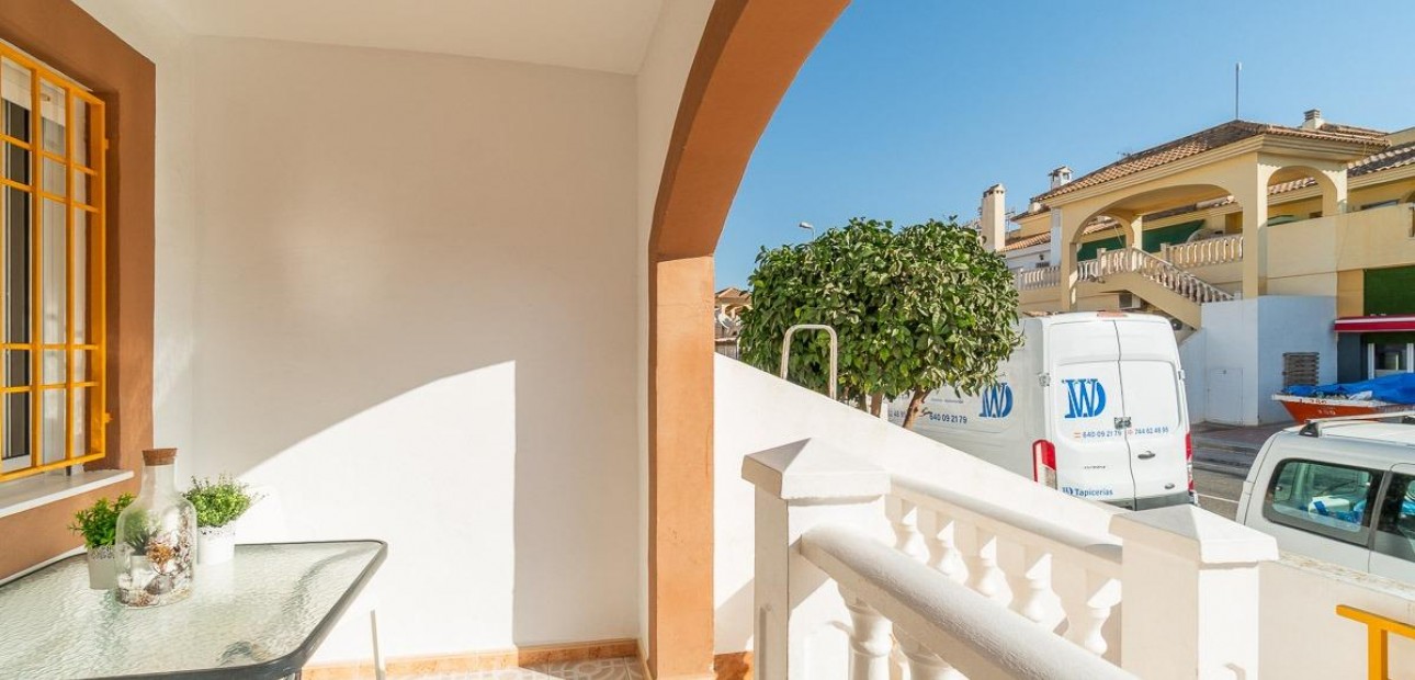Herverkoop - Terraced house -
Torrevieja - El limonar