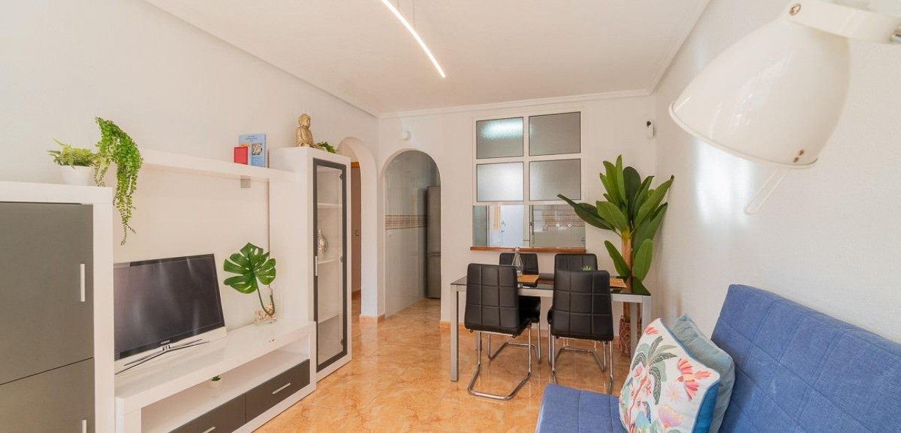 Herverkoop - Terraced house -
Torrevieja - El limonar