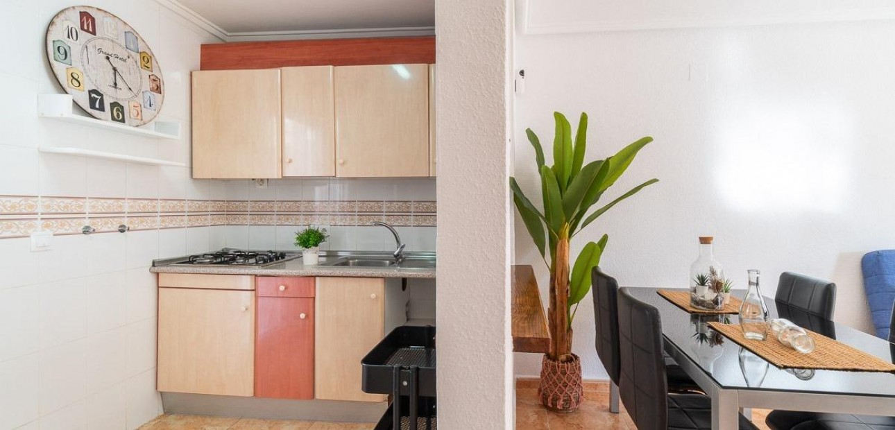 Herverkoop - Terraced house -
Torrevieja - El limonar