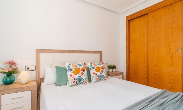 Herverkoop - Terraced house -
Torrevieja - El limonar