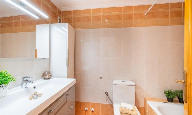 Herverkoop - Terraced house -
Torrevieja - El limonar