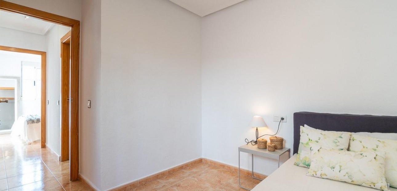 Herverkoop - Terraced house -
Torrevieja - El limonar