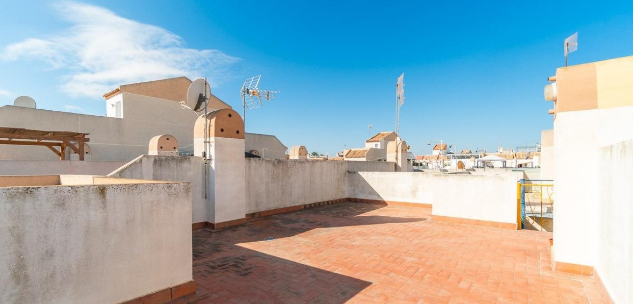 Herverkoop - Terraced house -
Torrevieja - El limonar