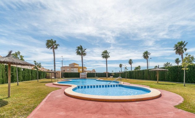Herverkoop - Terraced house -
Torrevieja - El limonar