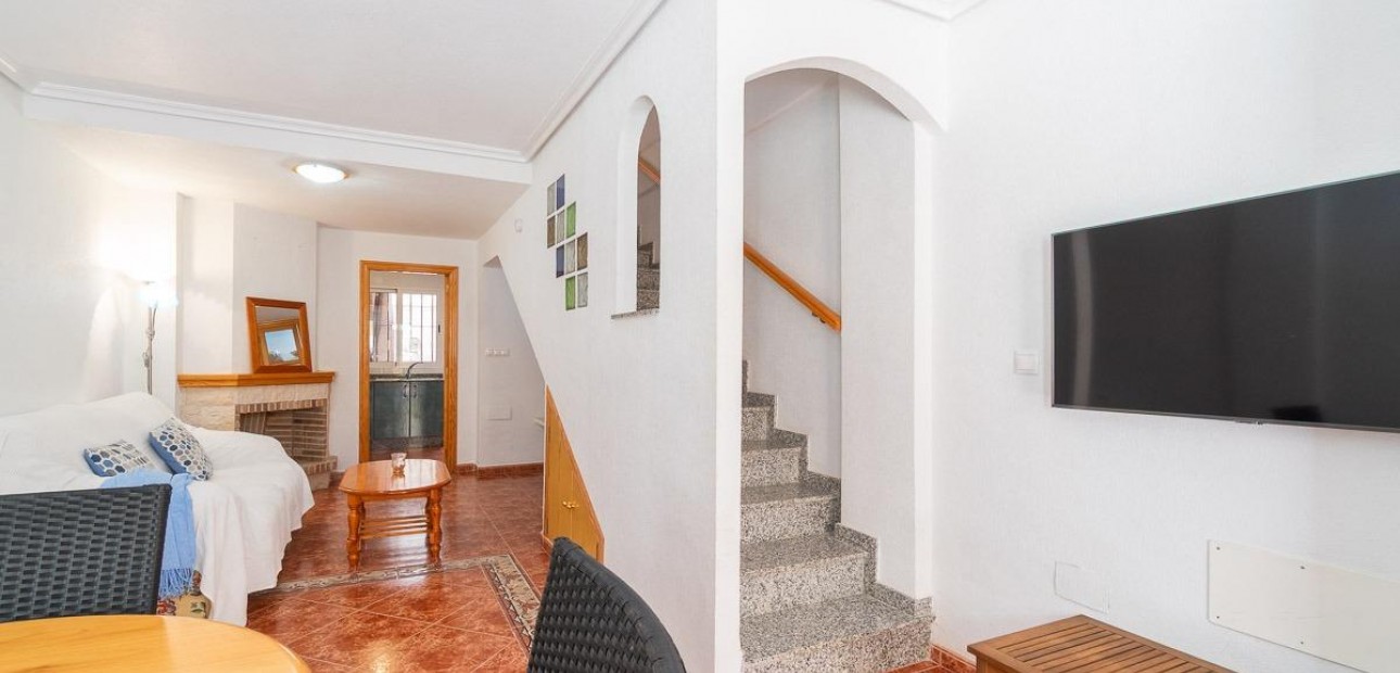 Herverkoop - Terraced house -
Orihuela Costa - Playa Flamenca