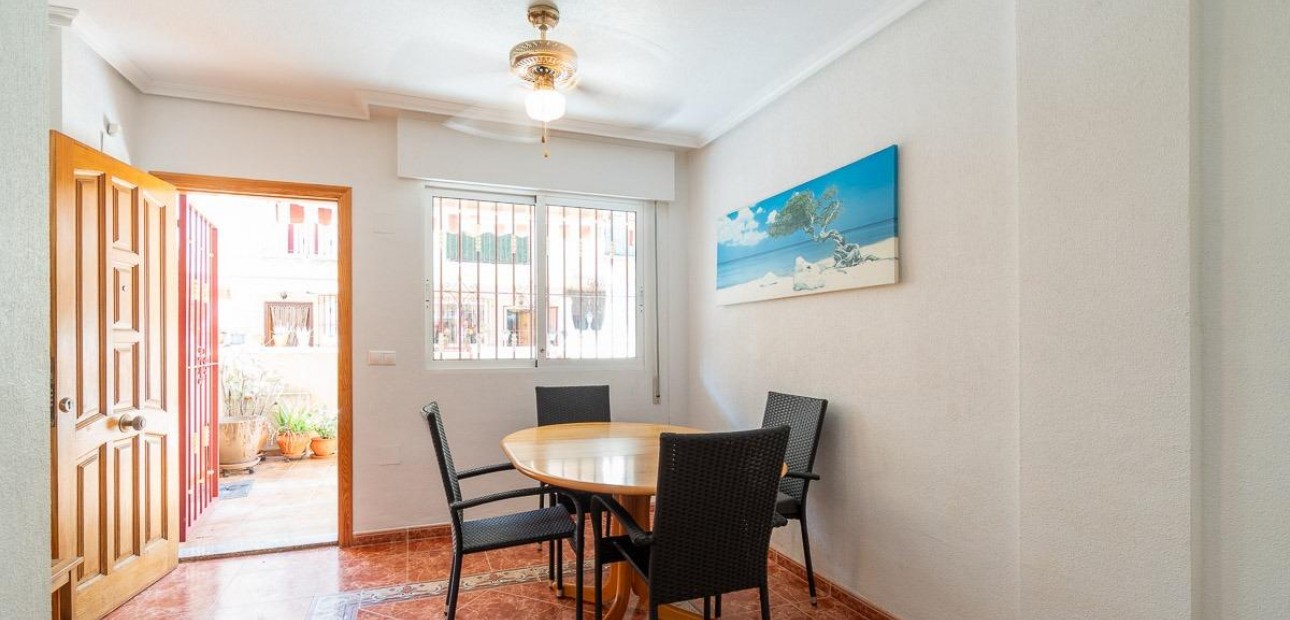 Herverkoop - Terraced house -
Orihuela Costa - Playa Flamenca