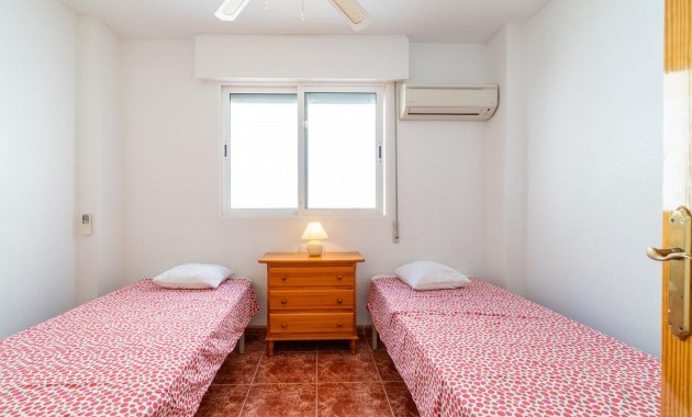 Herverkoop - Terraced house -
Orihuela Costa - Playa Flamenca