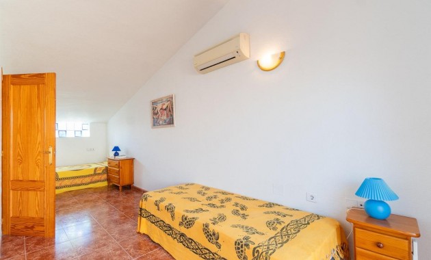 Herverkoop - Terraced house -
Orihuela Costa - Playa Flamenca