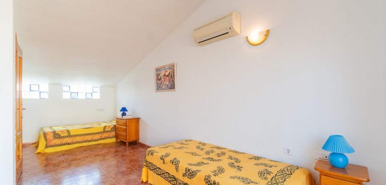 Herverkoop - Terraced house -
Orihuela Costa - Playa Flamenca