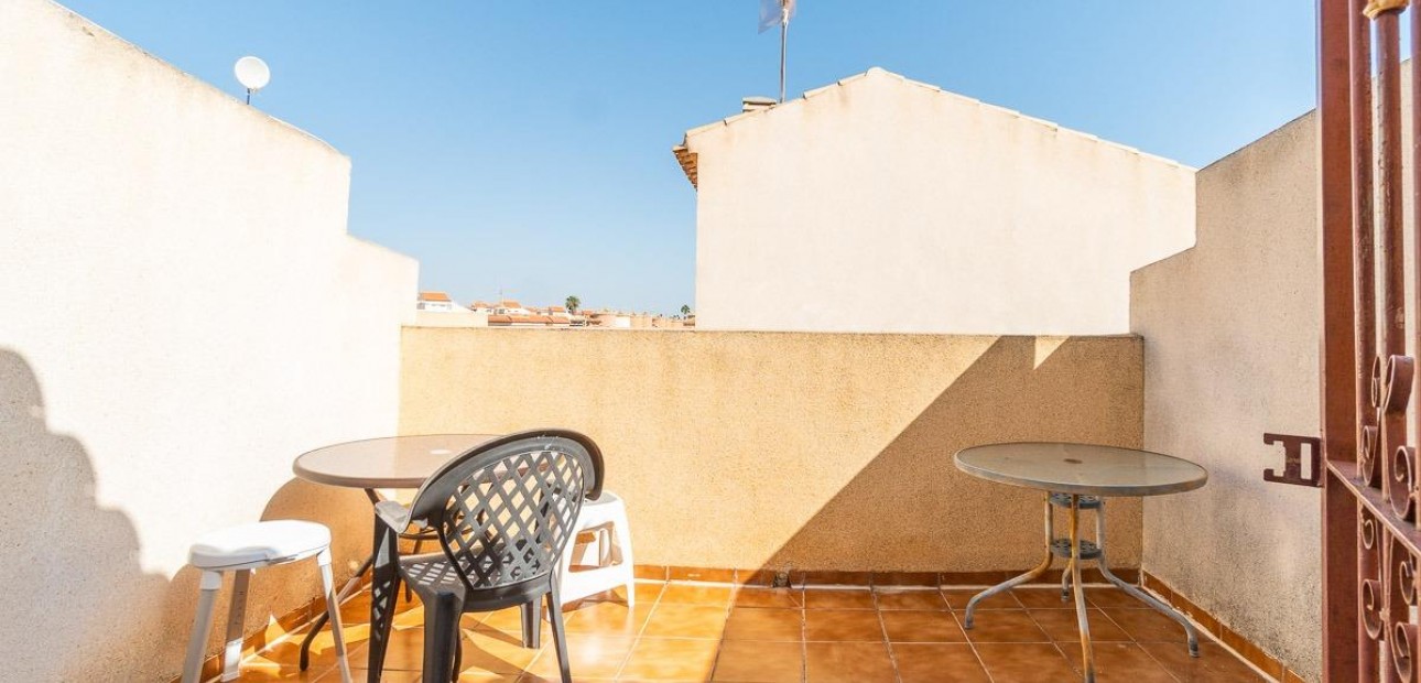 Herverkoop - Terraced house -
Orihuela Costa - Playa Flamenca