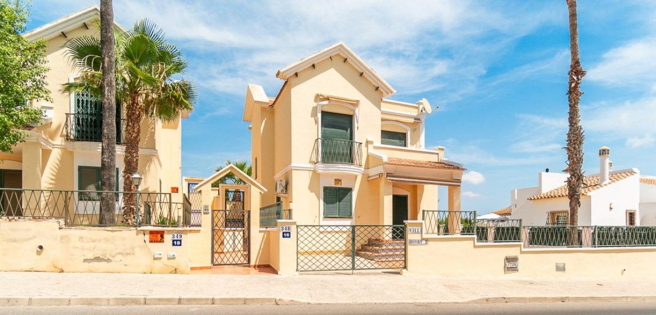 Herverkoop - Villa -
Orihuela Costa - Villamartín-Las Filipinas