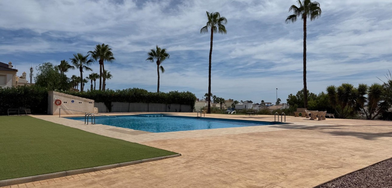 Herverkoop - Villa -
Orihuela Costa - Villamartín-Las Filipinas