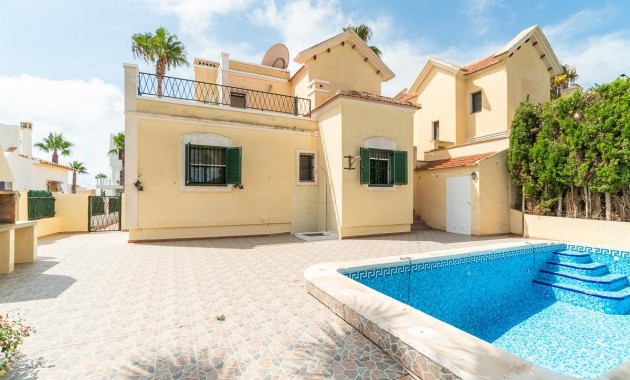 Herverkoop - Villa -
Orihuela Costa - Villamartín-Las Filipinas