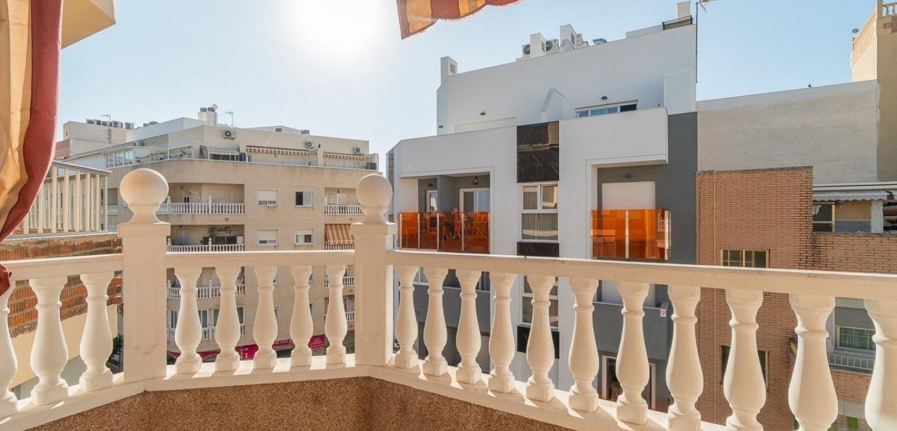 Herverkoop - Flat -
Torrevieja - Centro