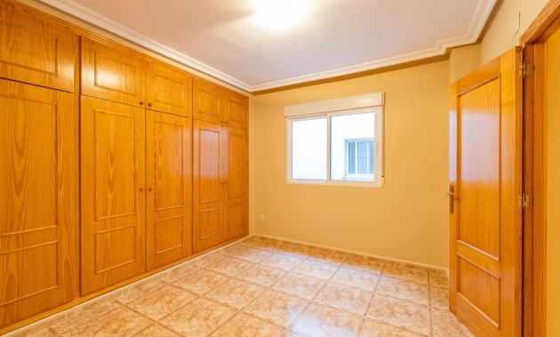Herverkoop - Flat -
Torrevieja - Centro