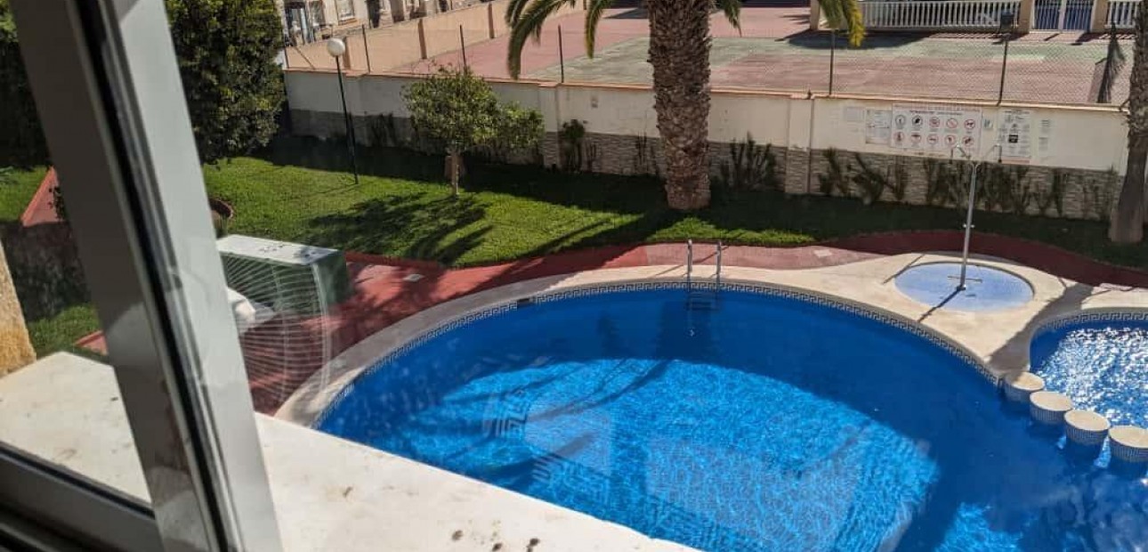 Herverkoop - Appartement / flat -
Torrevieja - Estacion de autobuses
