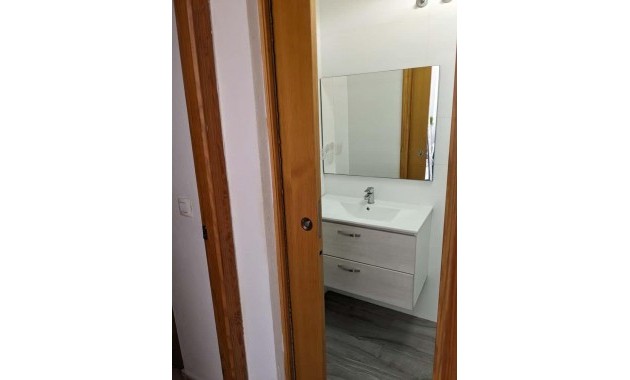 Herverkoop - Appartement / flat -
Torrevieja - Estacion de autobuses