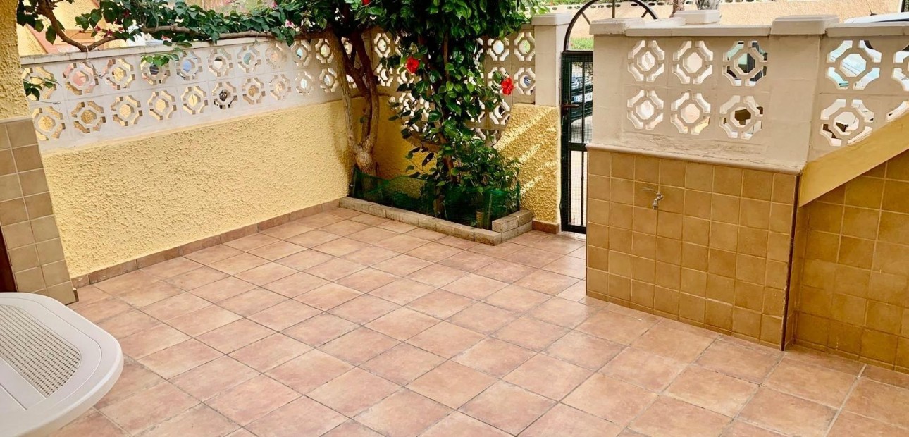 Herverkoop - Bungalow -
Torrevieja - La Mata