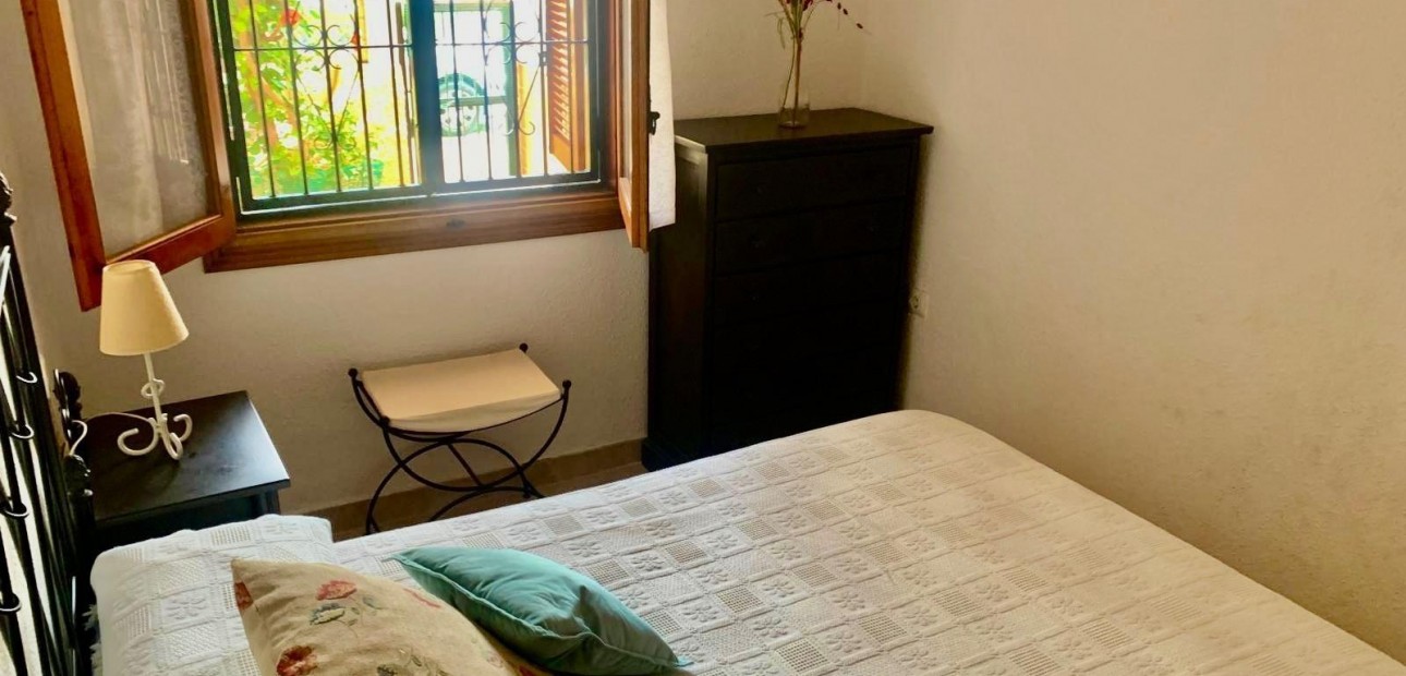 Herverkoop - Bungalow -
Torrevieja - La Mata