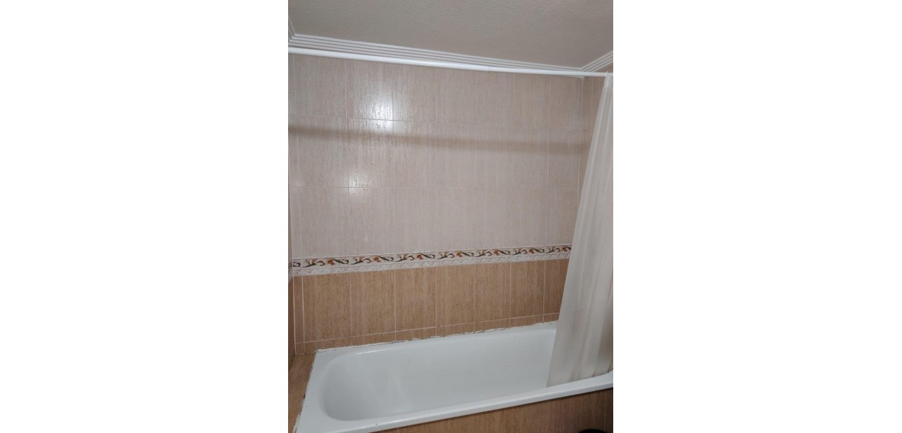 Herverkoop - Appartement / flat -
Torrevieja - torrevieja