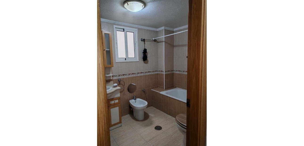 Herverkoop - Appartement / flat -
Torrevieja - torrevieja