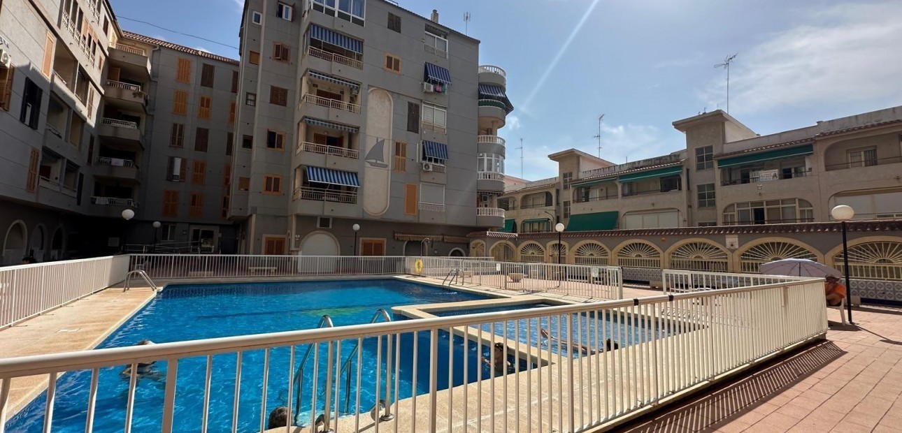 Sale - Apartment / flat -
Torrevieja - Acequion