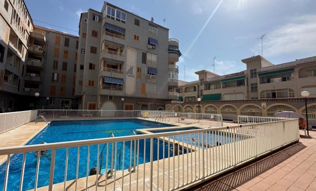 Sale - Apartment / flat -
Torrevieja - Acequion
