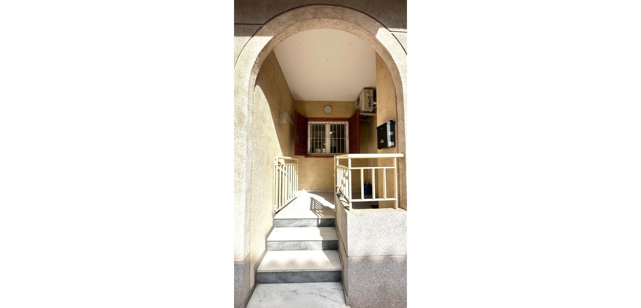 Sale - Apartment / flat -
Torrevieja - Acequion