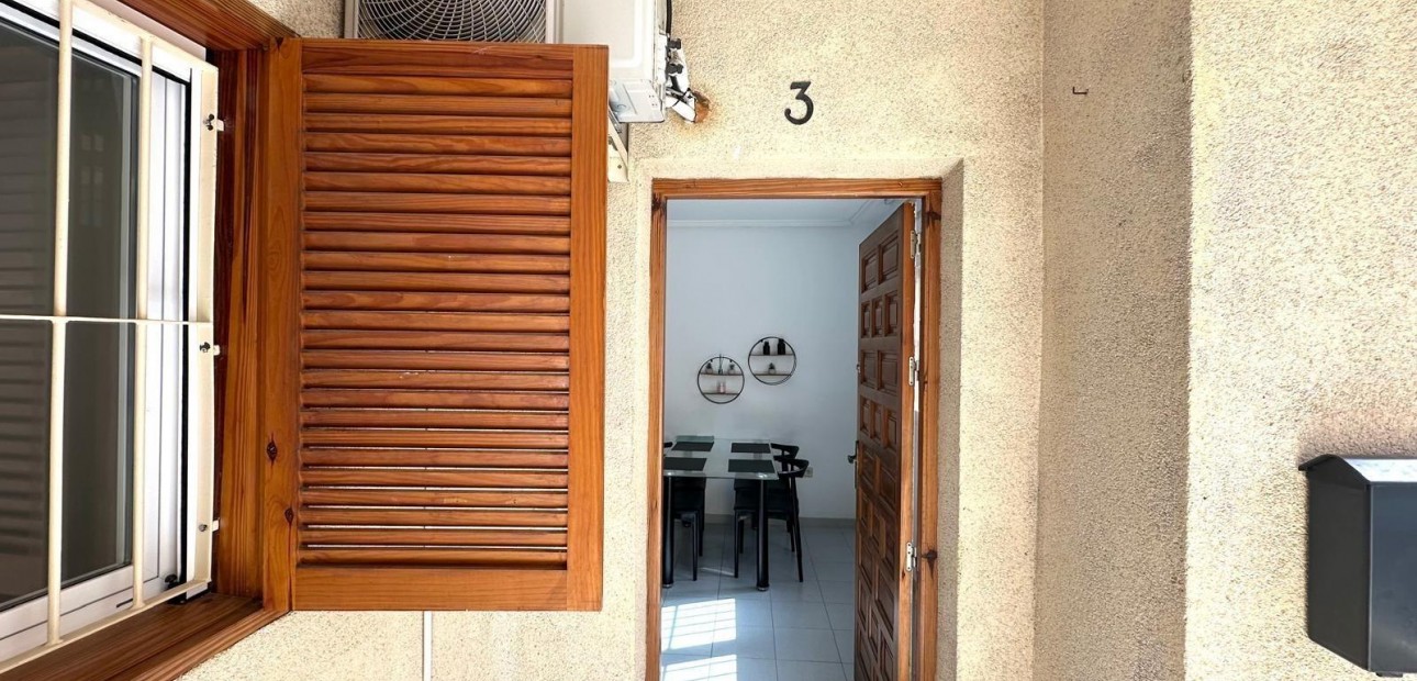 Sale - Apartment / flat -
Torrevieja - Acequion